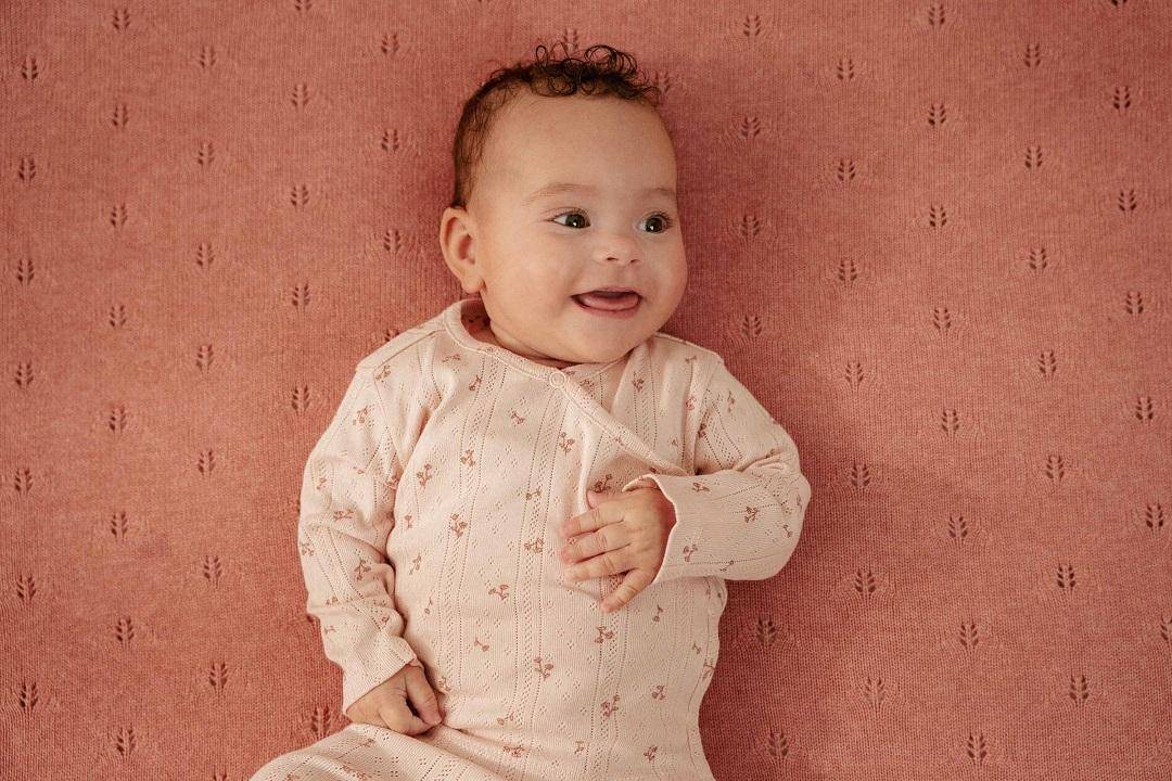Wickelshirt Baby Mädchen rosa – weich & praktisch für die ersten Wochen