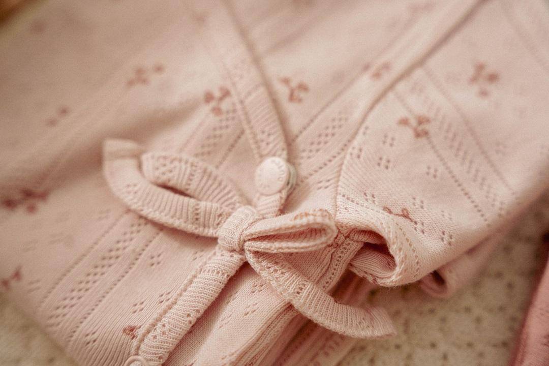 Wickelshirt Baby Mädchen rosa – weich & praktisch für die ersten Wochen