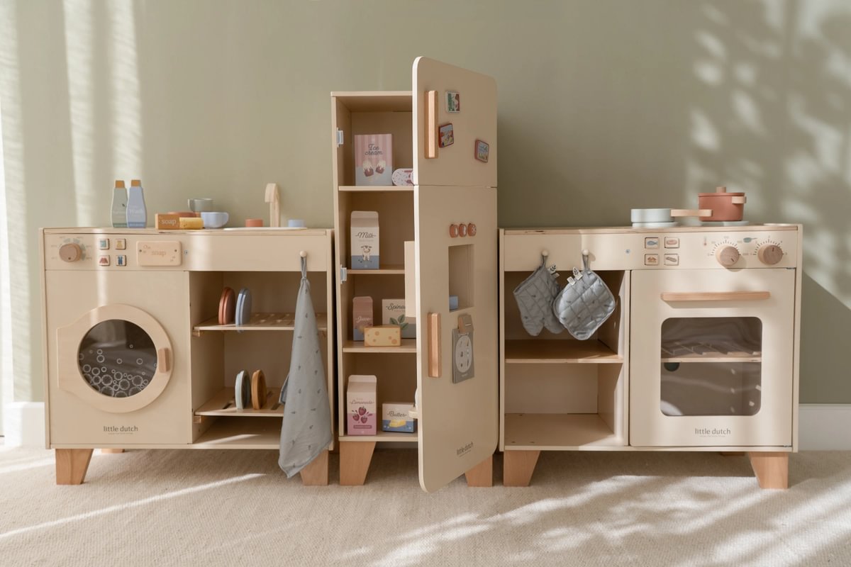 Wooden refrigerator – customizable