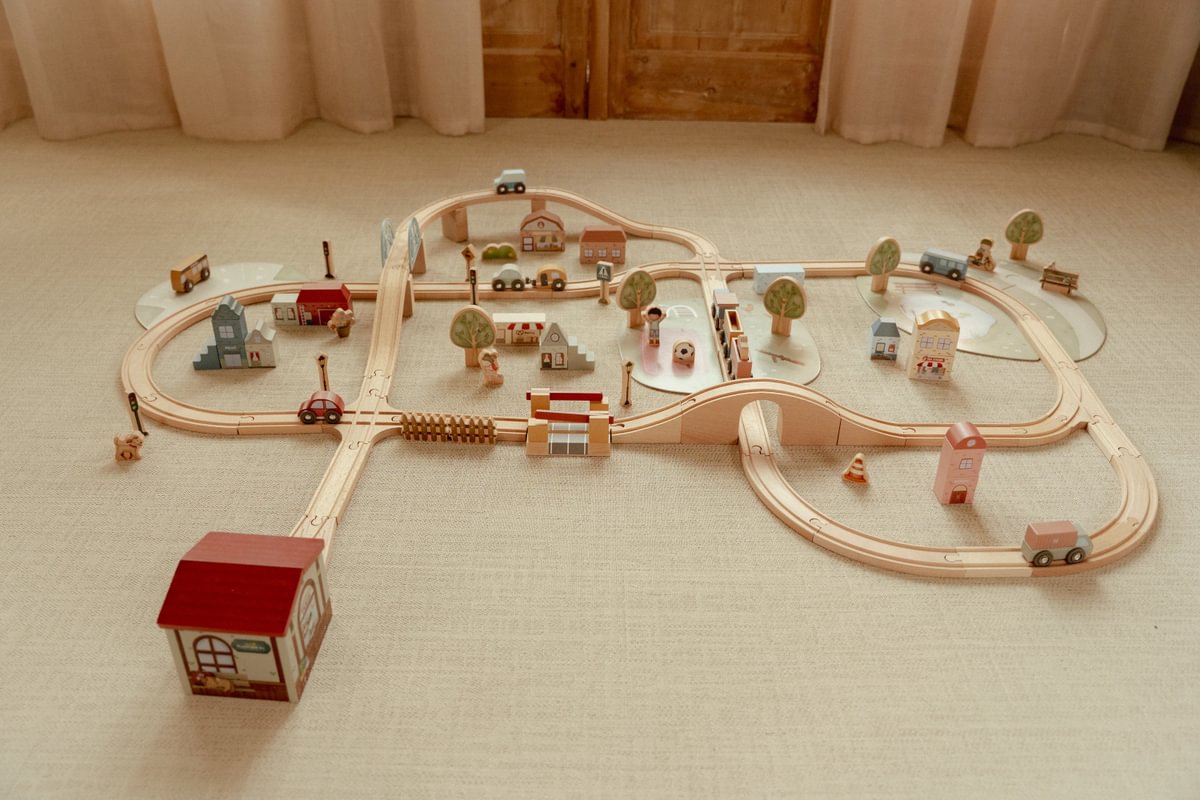 Großes Holzeisenbahn Set XL aus Holz – 113 Teile | Schmatzepuffer