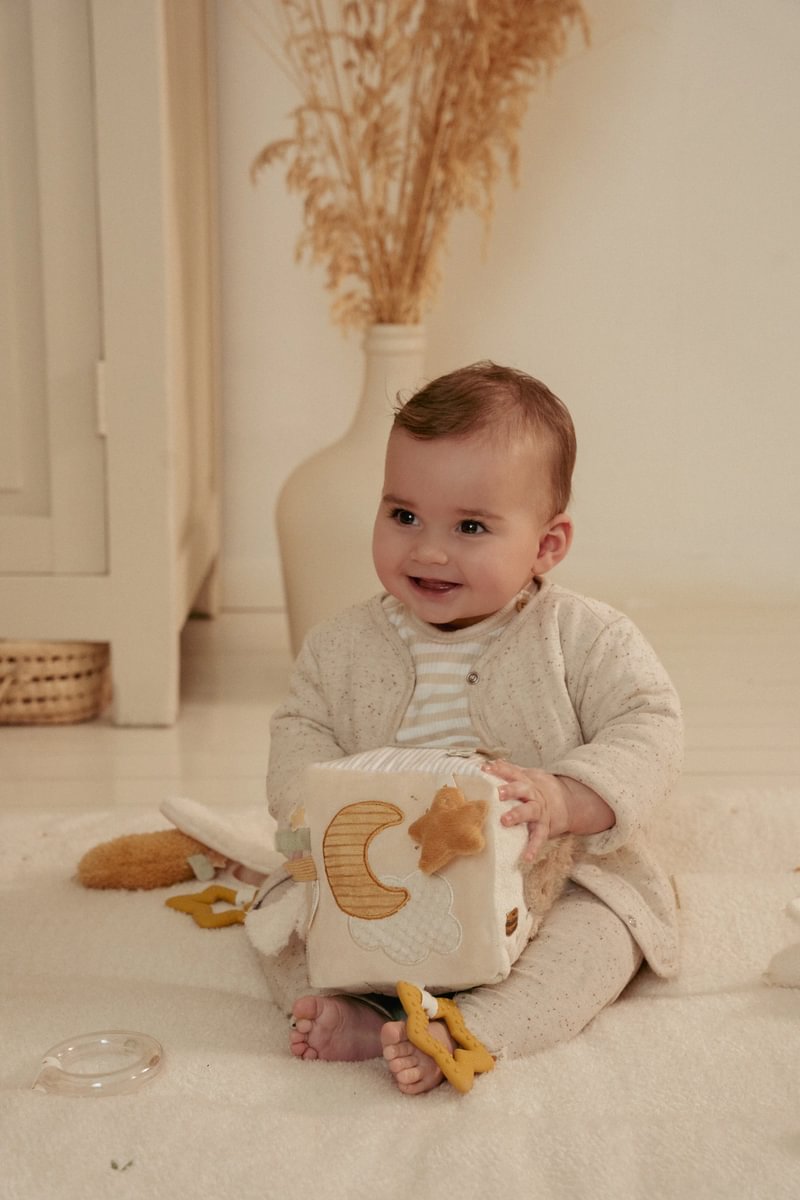 Activity Cube Newborn Naturals GRS
