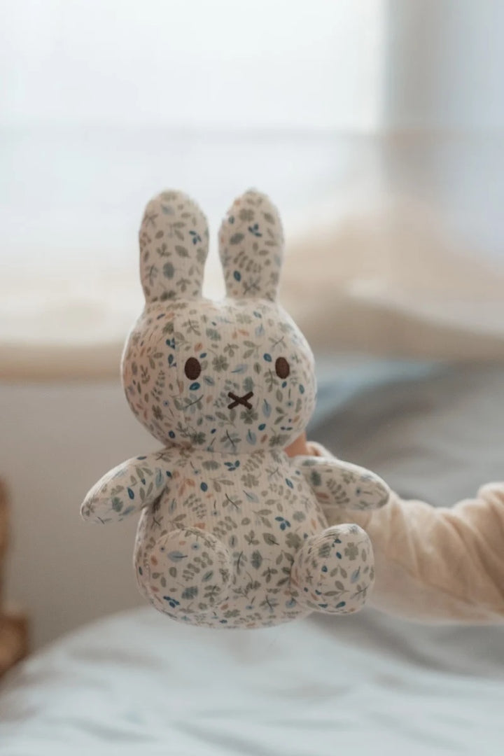 Cuddly toy rabbit Lucky Leaves all-over print, 20 cm x Miffy