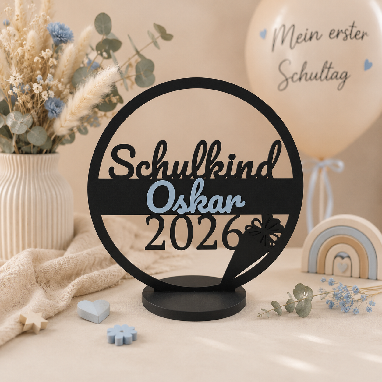 personalisiertes-schulkind-schild-2026-aufsteller-oskar-hellblau