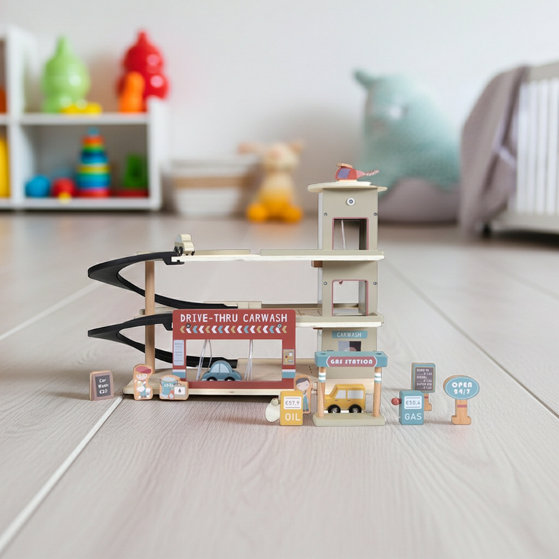 Wooden train parking garage with cars & helicopters | Schmatzepuffer