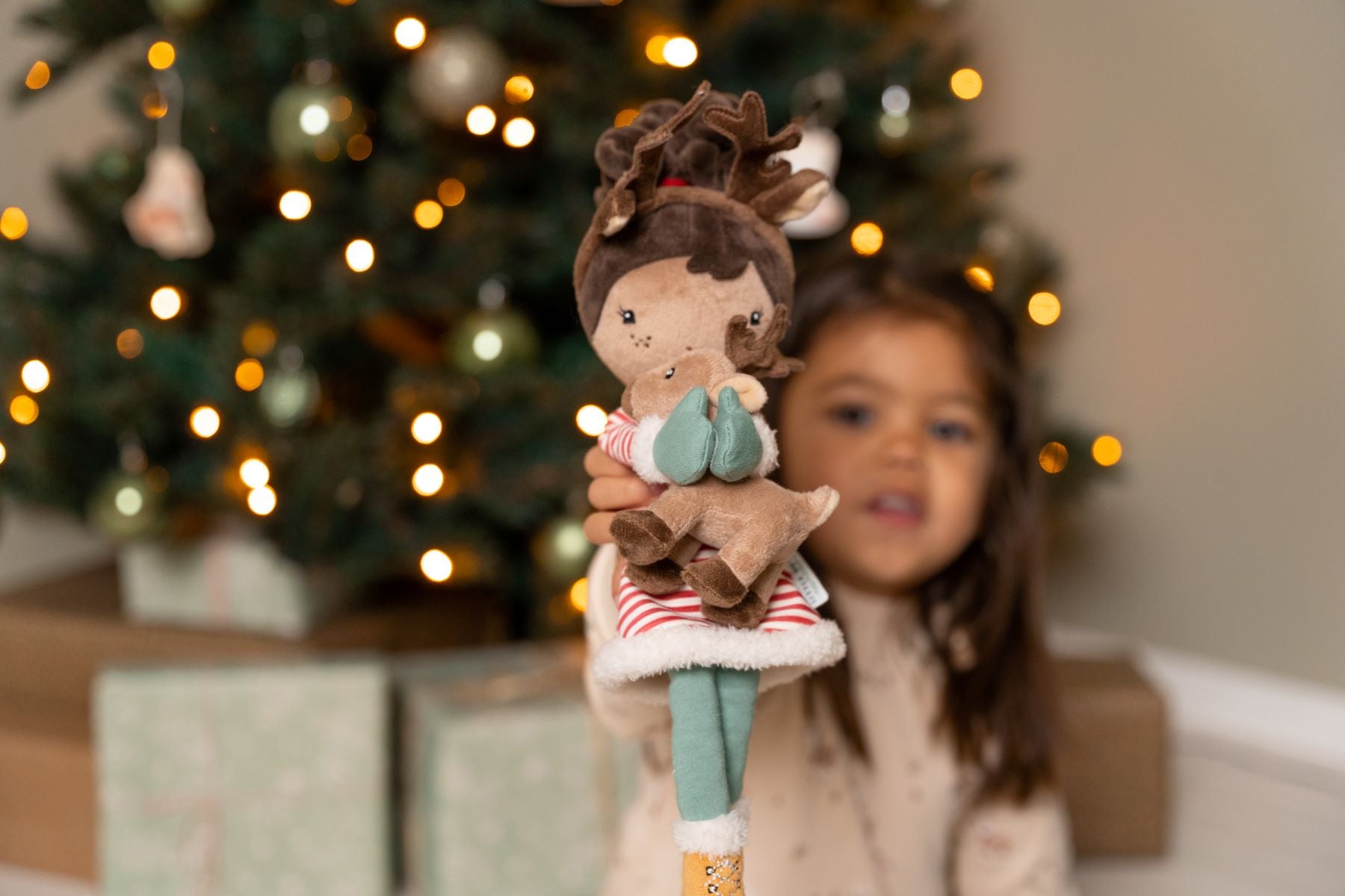 Kuschelpuppe Winter Evi 35 cm – Weiche Stoffpuppe für Kinder