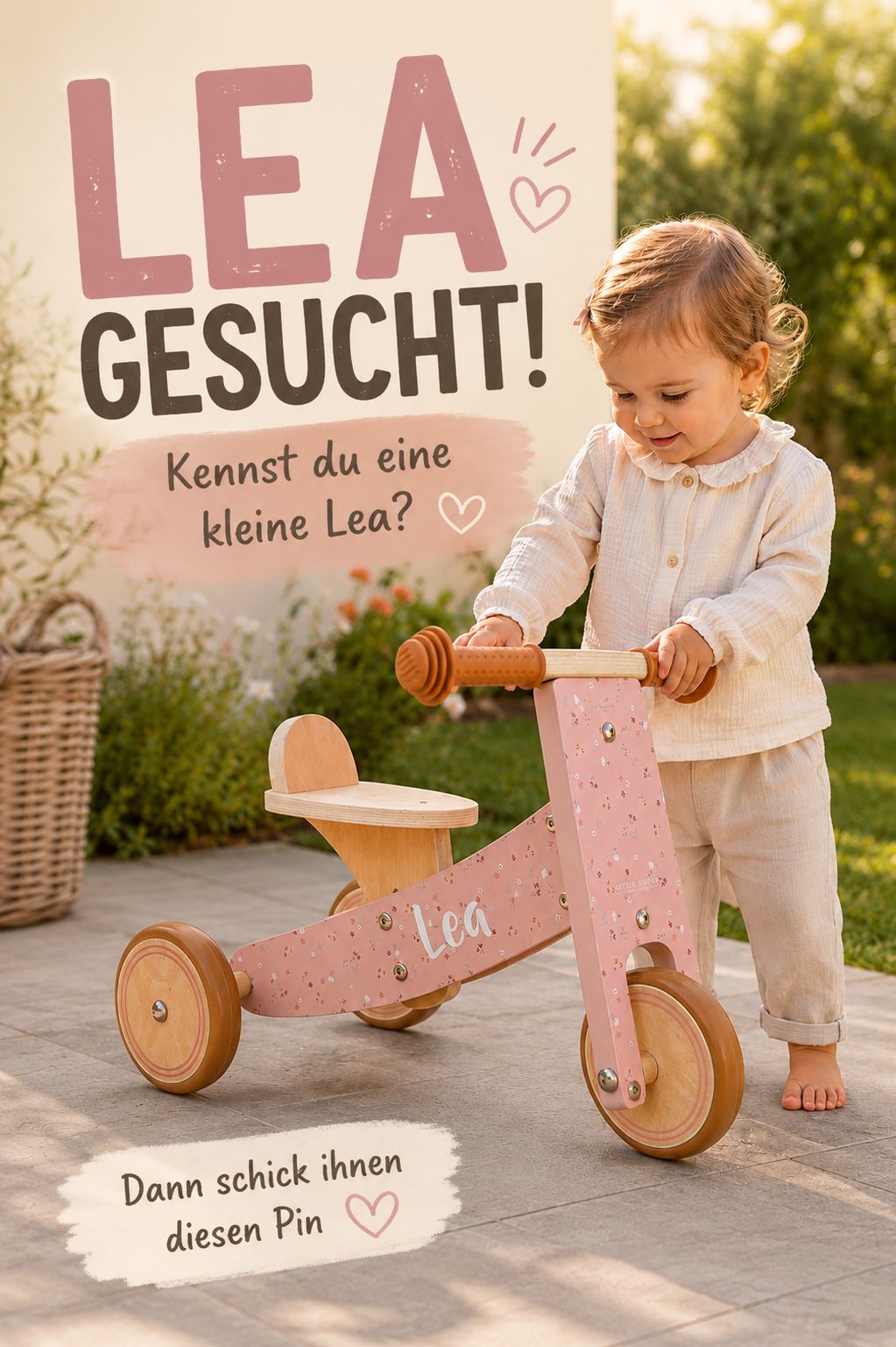 Pinterest Motiv Lea gesucht mit rosa personalisiertem Holz-Dreirad mit Name als Geschenk für Kleinkinder