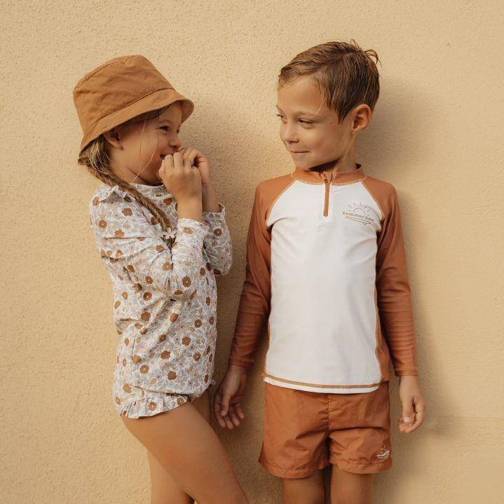 Wendbarer Kinder Sonnenhut mit Vintage Streifen Design fuer optimalen Sonnenschutz an warmen Tagen, im Urlaub, am Strand und beim Spielen