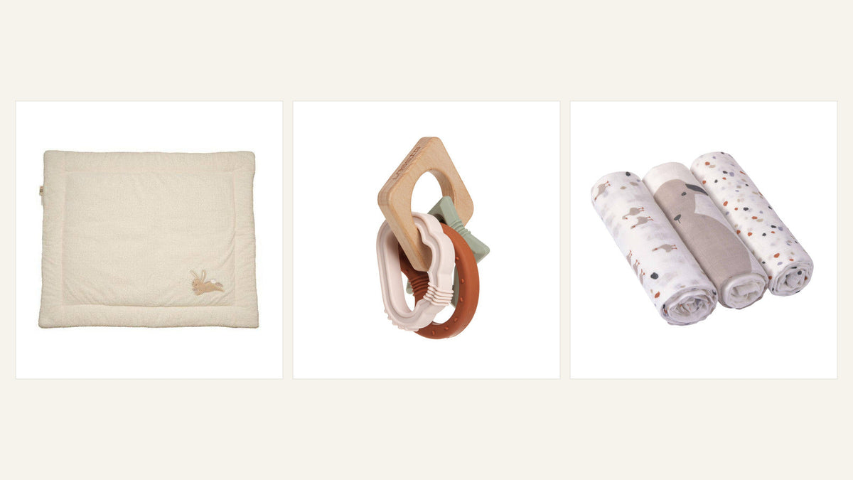 Baby-Erstausstattung bei Oma und Opa mit Spieldecke, Greifling und Musselintüchern aus dem Schmatzepuffer-Shop