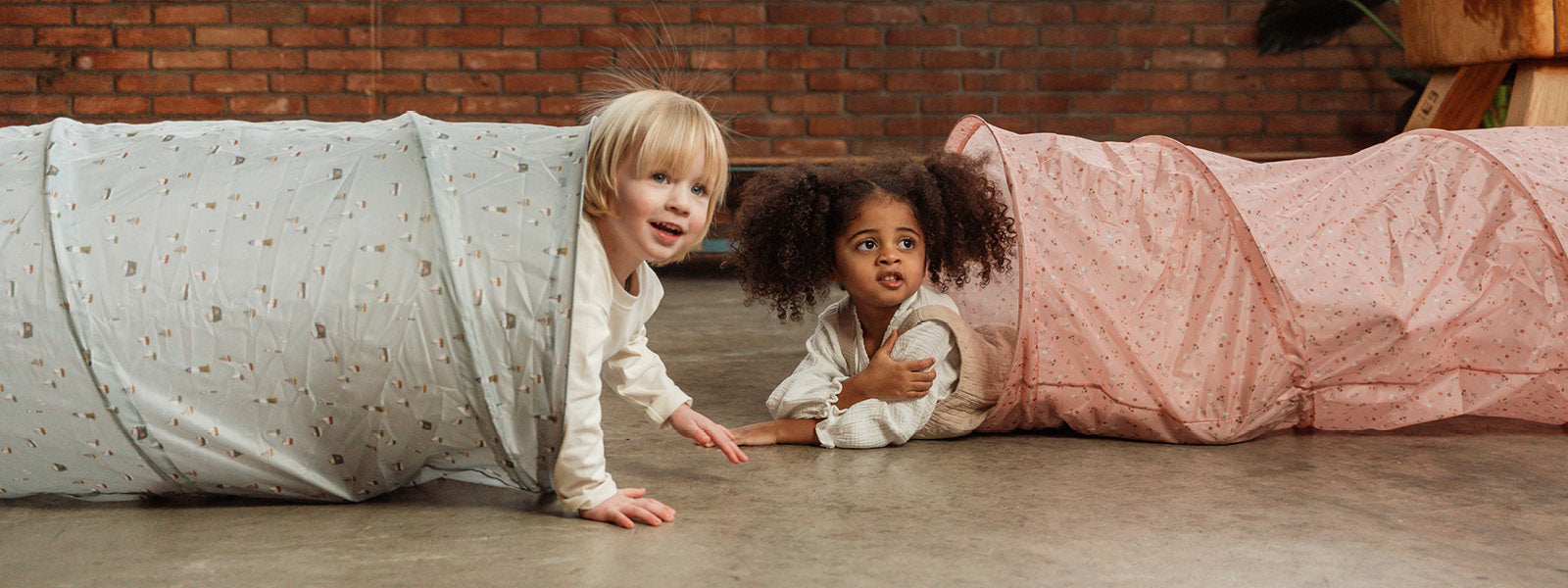 Spieltunnel & Krabbeltunnel für Kinder – Bewegung & Spaß im Kinderzimmer