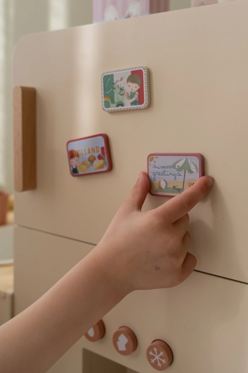Wooden refrigerator – customizable