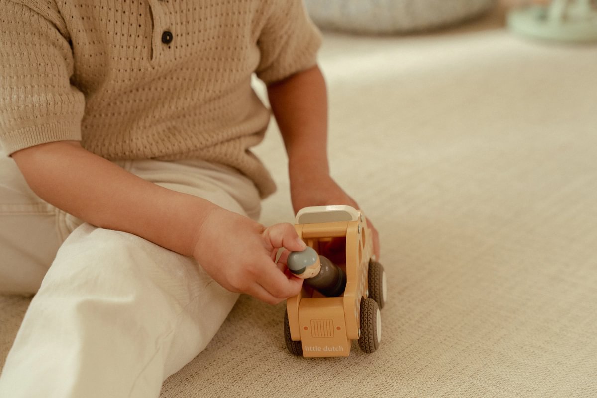 Holz Taxi für Kinder – Spielspaß für kleine Entdecker