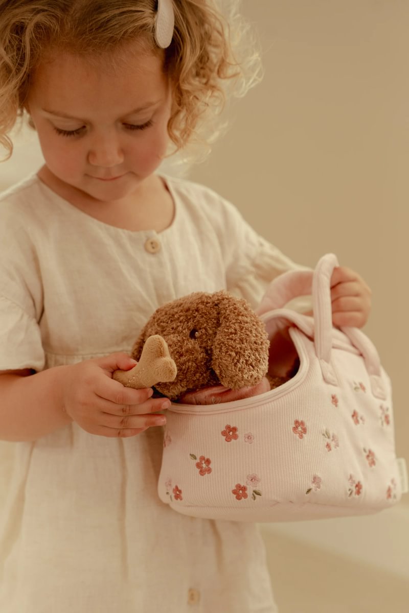 Peluche chien Jackie dans un sac GRS