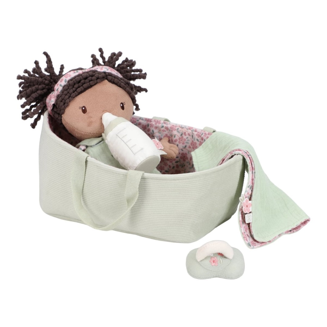 Bébé-poupée personnalisé dans son couffin – un cadeau de naissance adorable