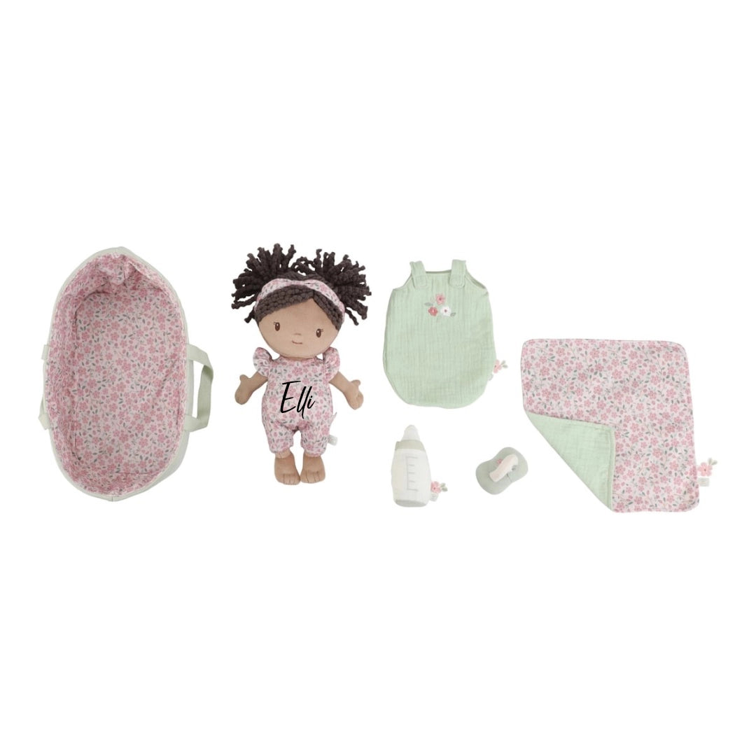 Bébé-poupée personnalisé dans son couffin – un cadeau de naissance adorable