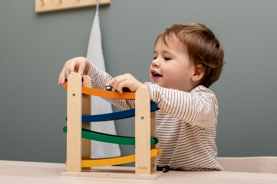 Wooden Ball Track with 4 Cars – Motor Skills Toy for Children | Schmatzepuffer