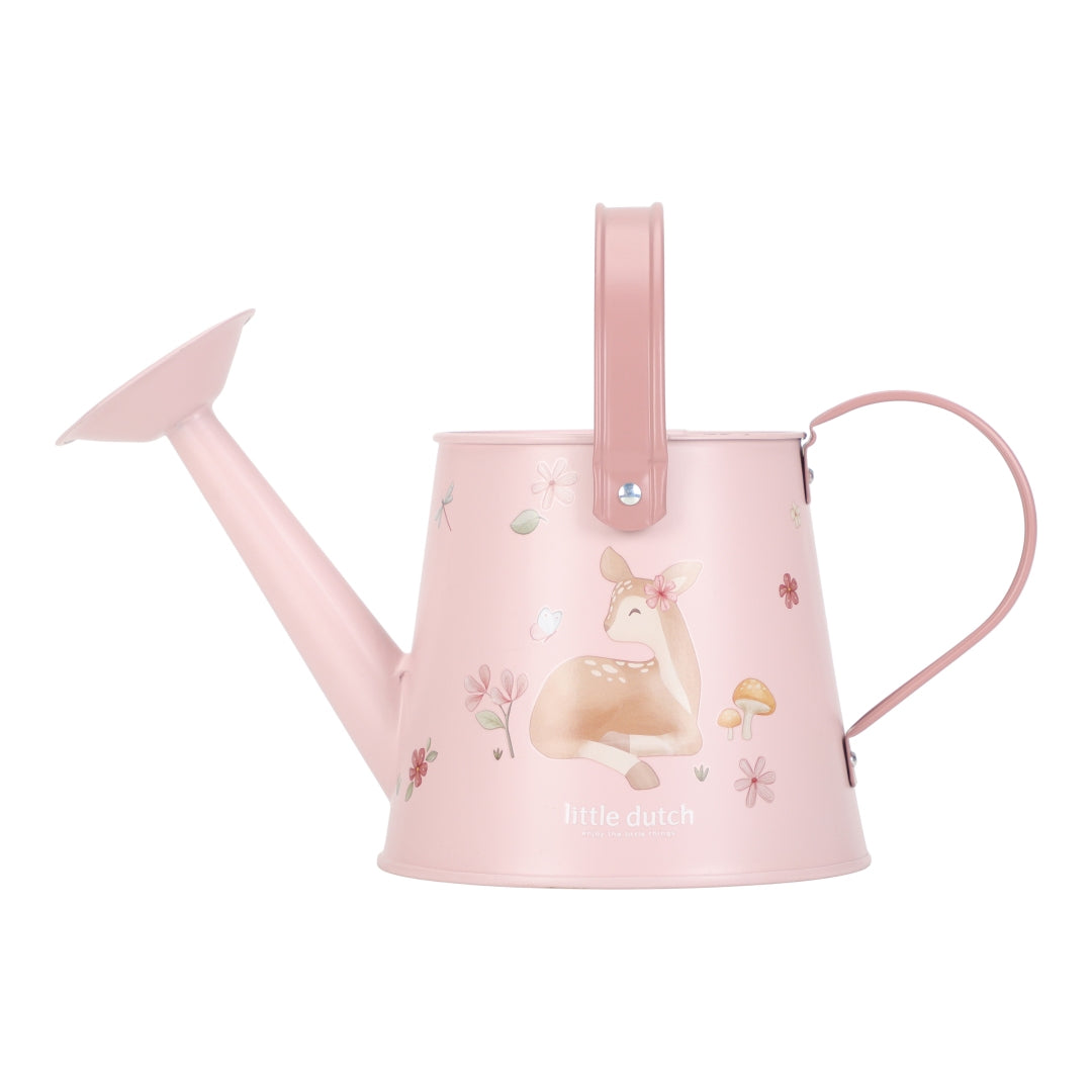 Rückseite der rosa Kinder Gießkanne aus Metall mit Rehkitz-Motiv aus der Fairy-Garden-Kollektion – robuste Gartengießkanne für Kinder.