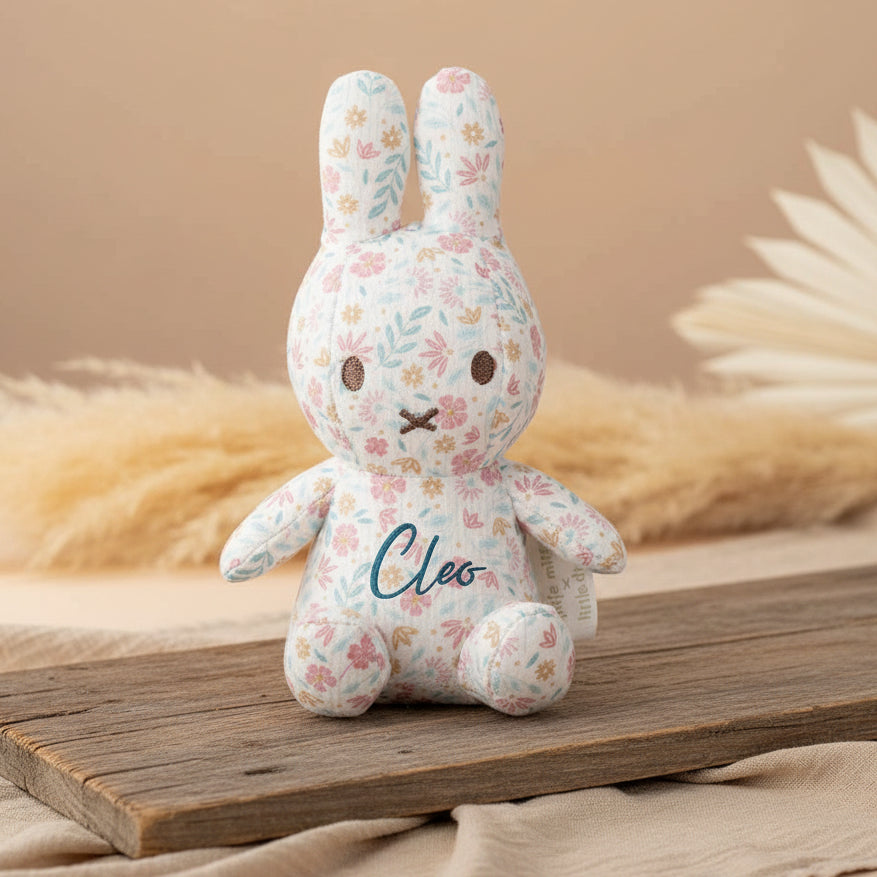 Kuscheltier Hase Lucky Blossom all-over-print, 15 cm  x Miffy