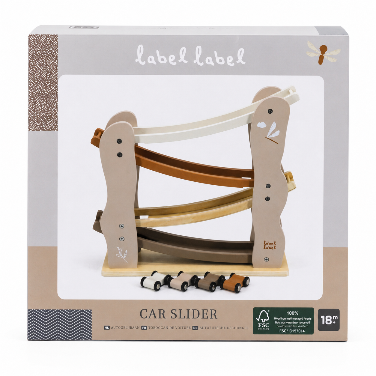 Originalverpackung der Label Label Autorennbahn aus Holz in Nougat mit 4 Holzautos personalisierbar mit Initialen des Kindes