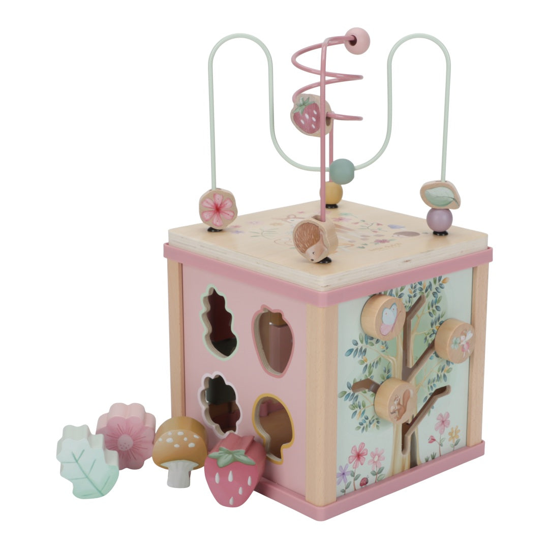 Motorikwürfel Fairy Garden aus Holz mit Formensortierer, Perlenlabyrinth und Motorikspielen. Hochwertiges Motorikspielzeug zur Förderung von Feinmotorik, Kreativität und spielerischem Lernen bei Kindern.